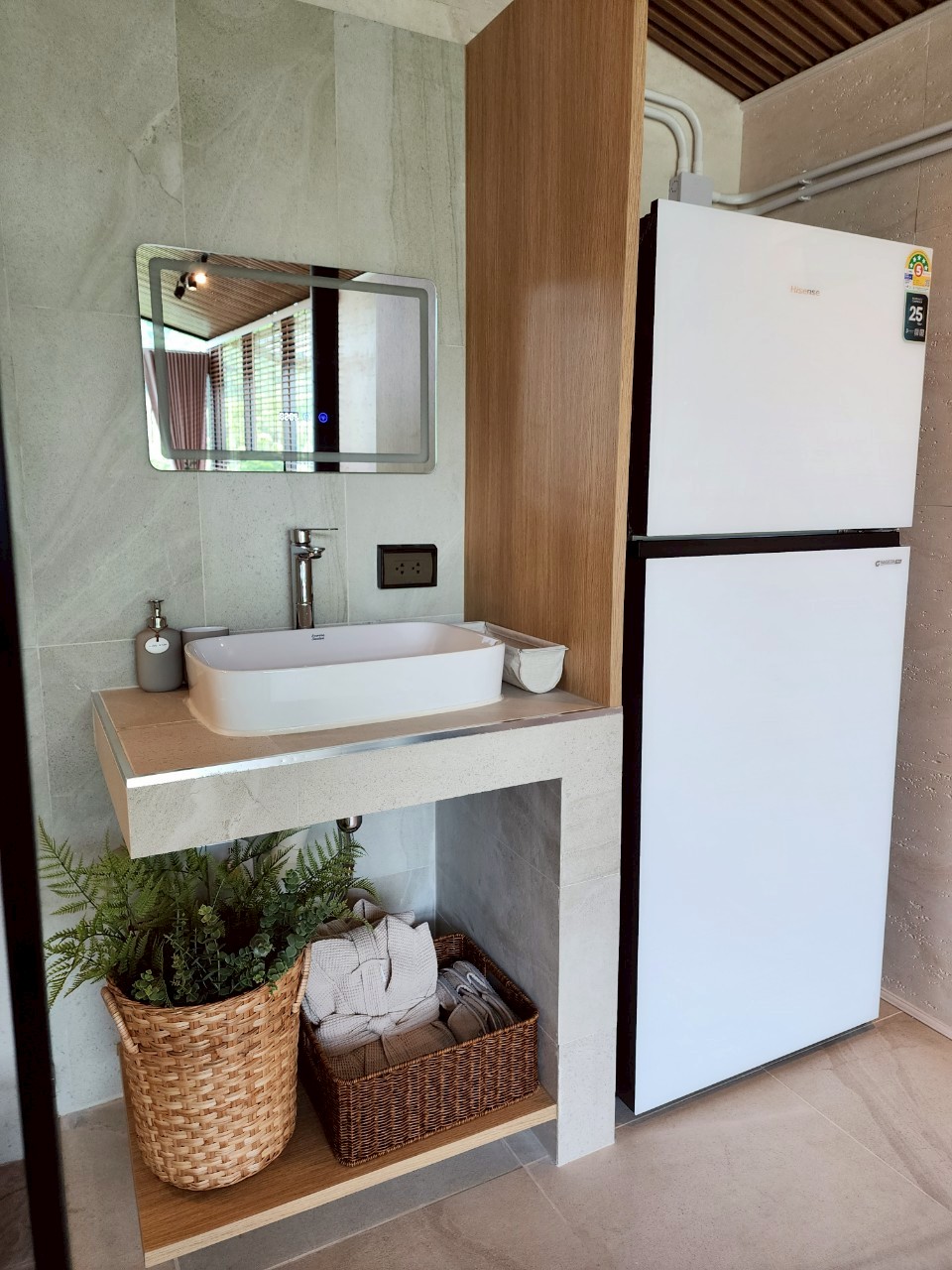 LINE_ALBUM_ห้องพักใหม่_250508_29